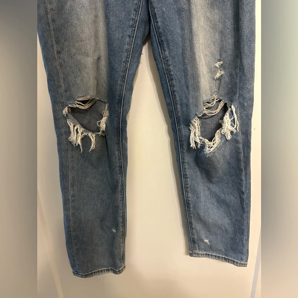 American Eagle University of Iowa Embroidered High-Waisted Jeans - Picture 6 of 14